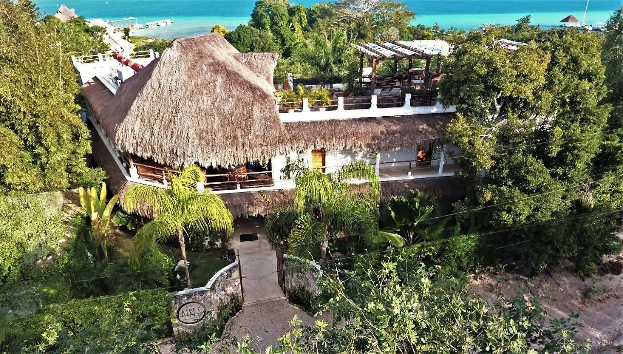 **  Hotel Aires Bacalar Meksika